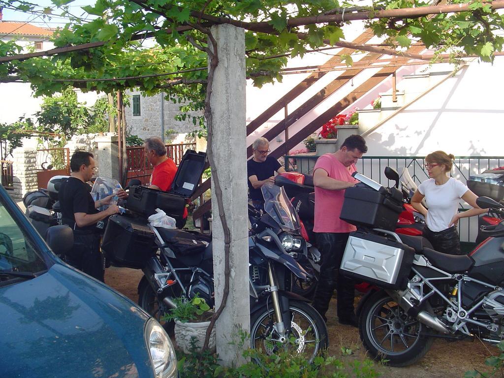 Apartments Ana&Neso Pakostane Ngoại thất bức ảnh