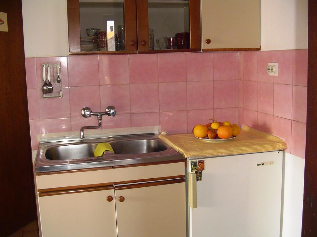 Apartments Ana&Neso Pakostane Phòng bức ảnh