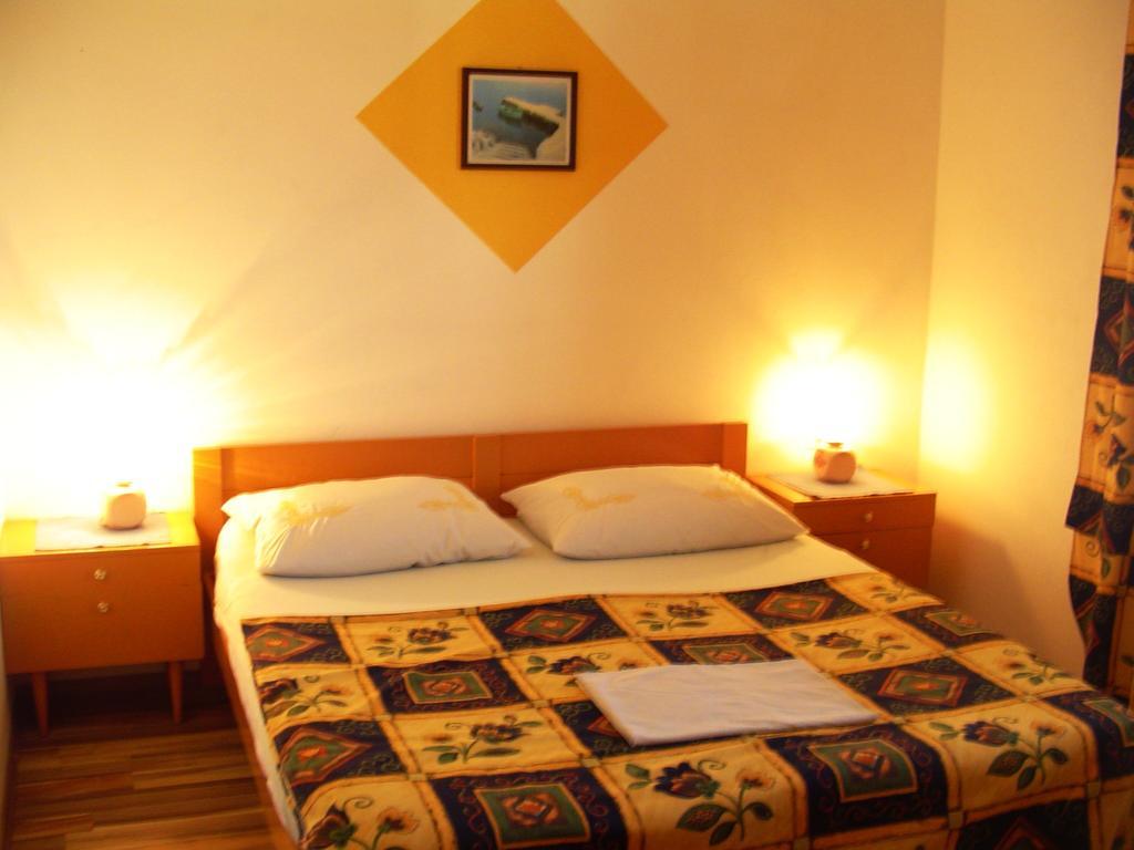 Apartments Ana&Neso Pakostane Phòng bức ảnh