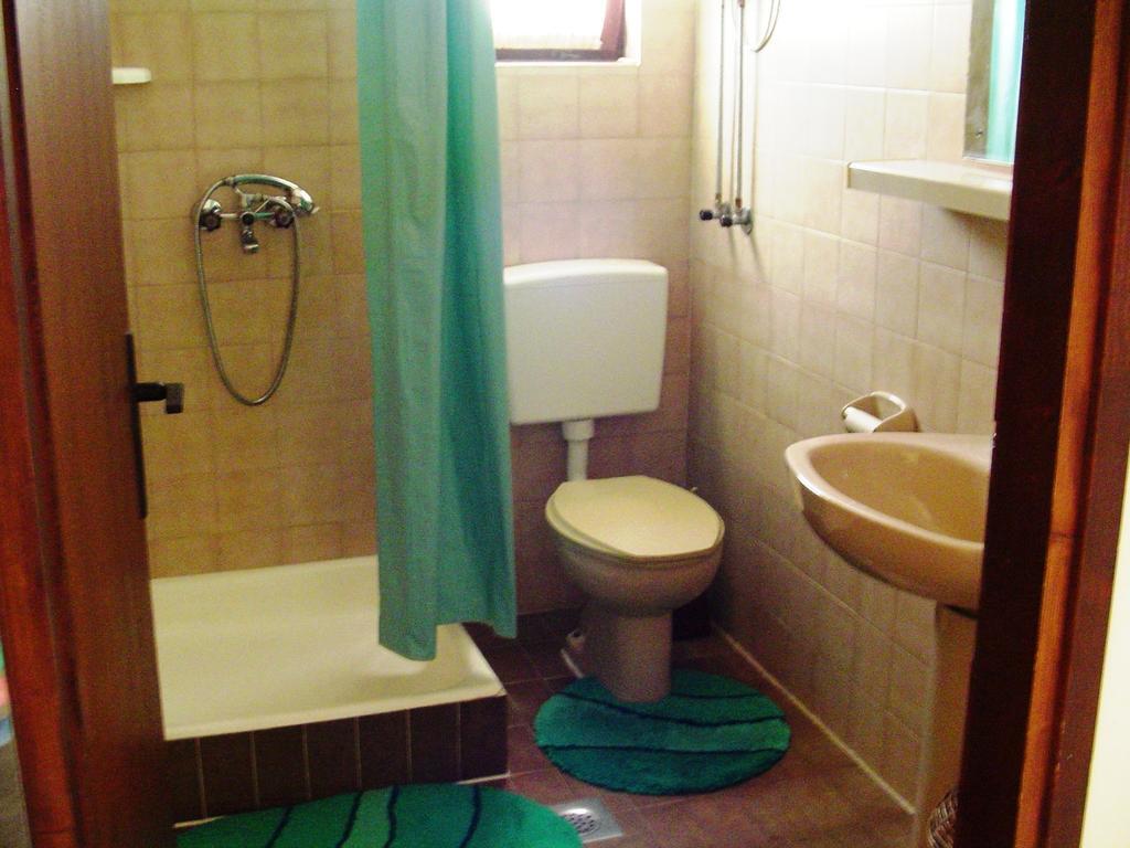Apartments Ana&Neso Pakostane Phòng bức ảnh