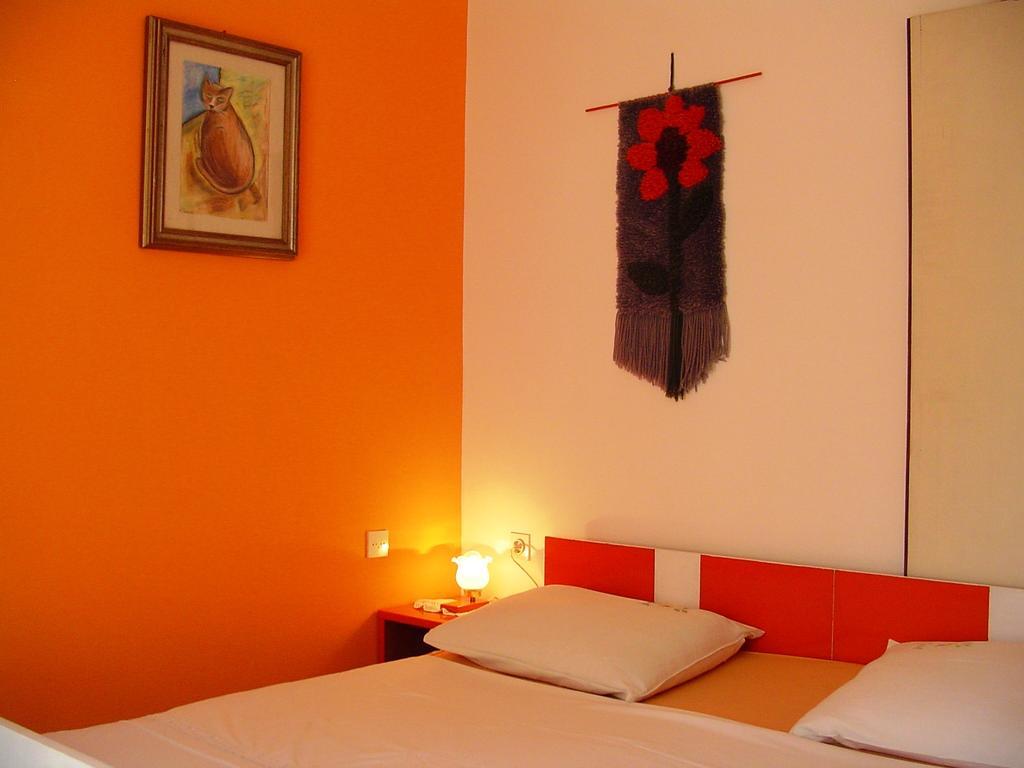 Apartments Ana&Neso Pakostane Phòng bức ảnh