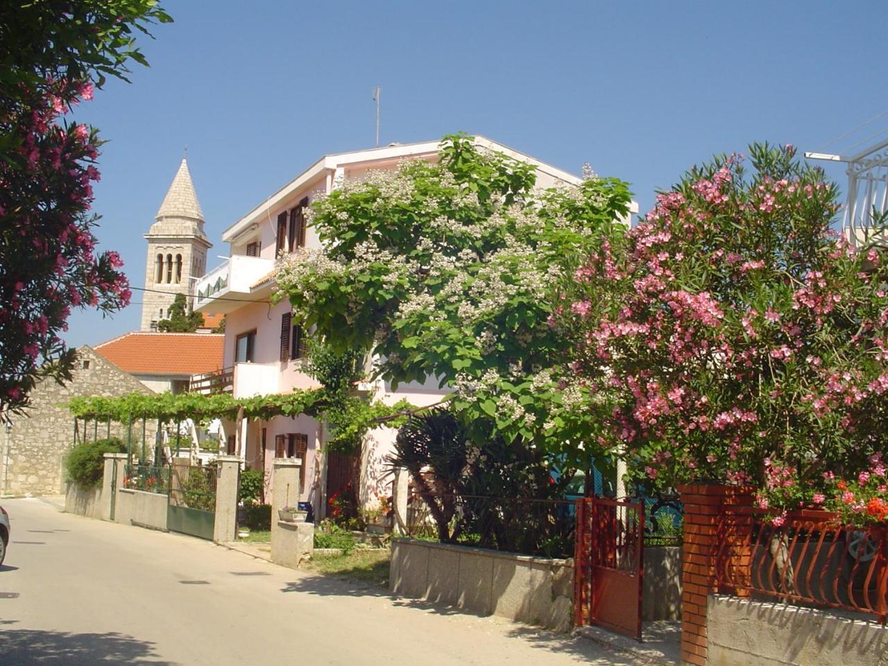 Apartments Ana&Neso Pakostane Ngoại thất bức ảnh
